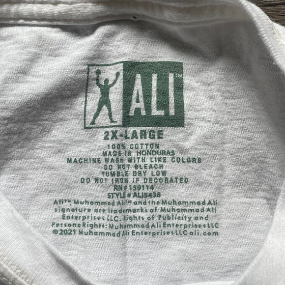 Muhammad Ali Over Liston Boxing The Greatest Officially Licensed T-Shirt Men 2XL - Picture 3 of 4